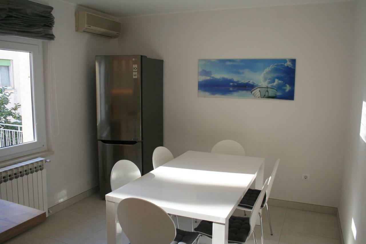 Apartment Vuk Pula Extérieur photo